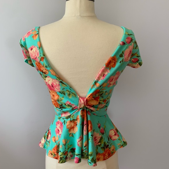 Floral peplum top - Picture 2 of 7
